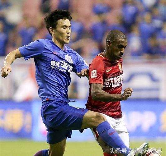 XINGKONG-漓江雄鲨队击败南城山猫队，篮球超级杯上演裁判判罚引热议！防线高度稳定(篮球队长张莽龙)