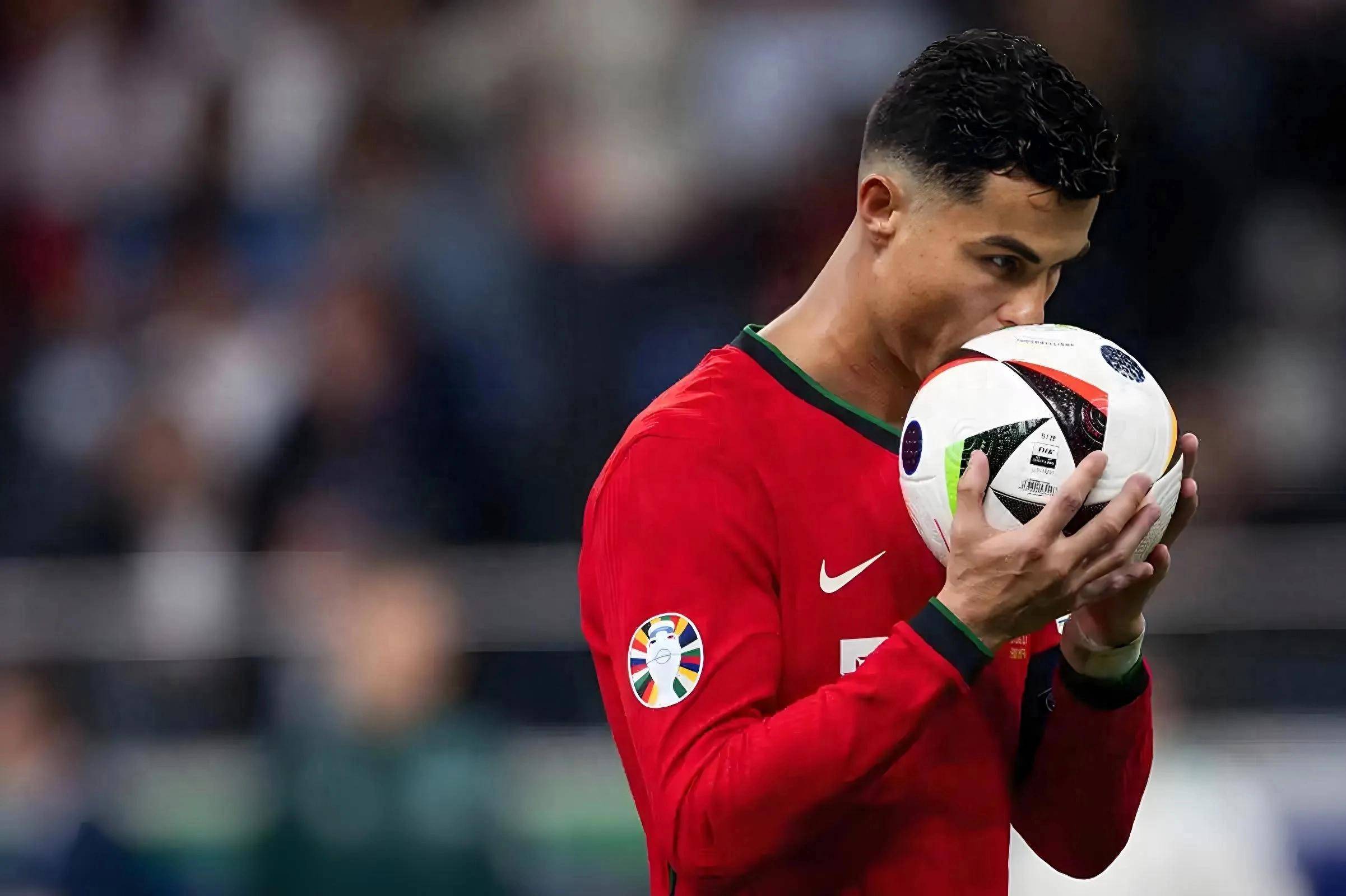 XINGKONG-包含C罗遭遇二十持续失利，加拿大队教练压力巨大！上演精彩一战的词条