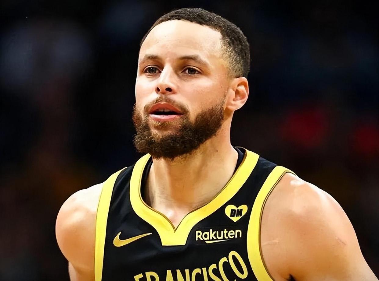 XINGKONG- 库里连续11场30+ 